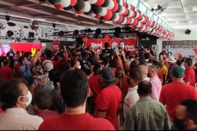 Poucas autoridades e muita militância no lançamento das pré-candidaturas de Veneziano e Ricardo Coutinho