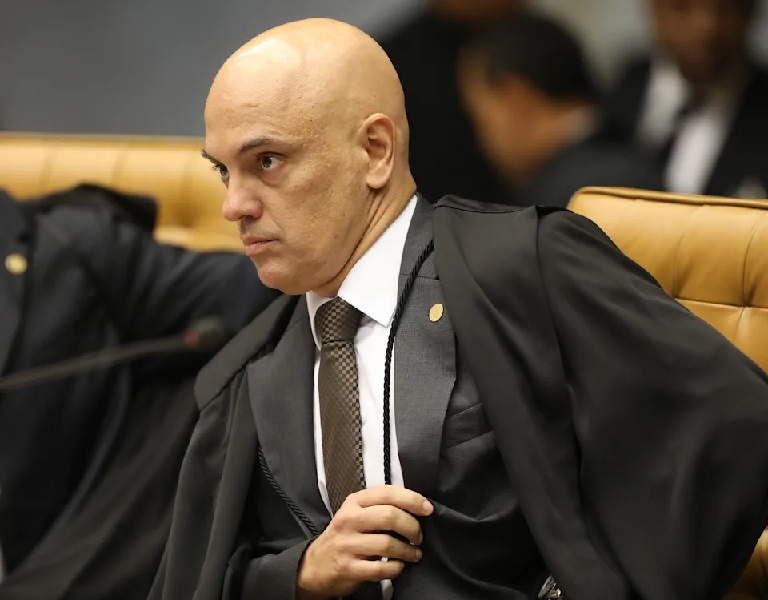 Ataques de Bolsonaro às urnas e milícias digitais serão investigados, diz STF