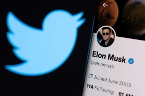 Elon Musk diz que compra do Twitter está suspensa. Ações da empresa despencam depois do anúncio