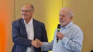 Sucessão Presidencial: pré-candidato pelo PT, Lula bota o bloco nas ruas